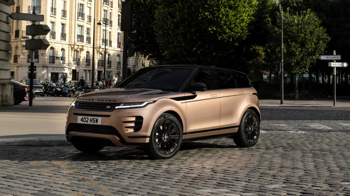 Обзор Range Rover Evoque 2024 года: Мода для города, навыки для страны -  Техцентр Хутки Вожык